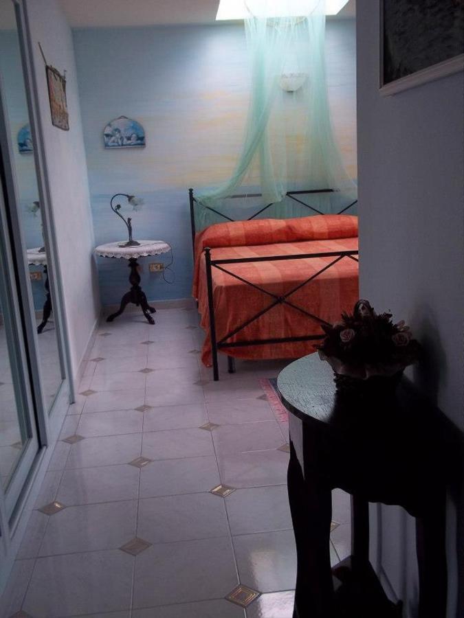 La Casa Di Mariu Panzió Furnari Kültér fotó