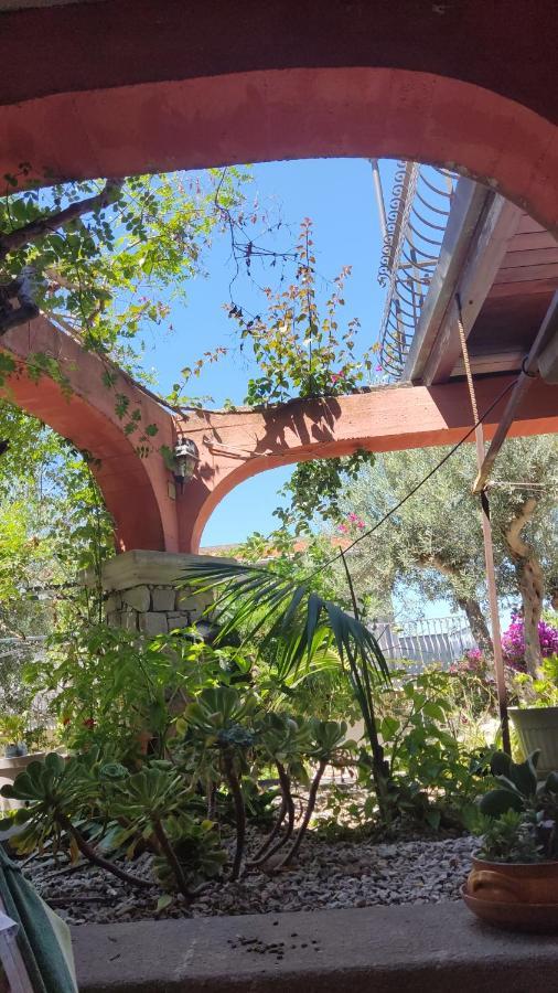 La Casa Di Mariu Panzió Furnari Kültér fotó